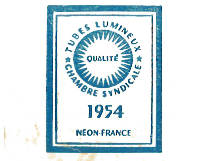 1989 - 2009 : intégration de l’éclairage dans le mobilier de magasin